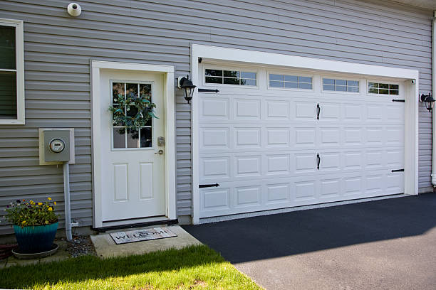 24/7 Emergency Garage Door Panel Replacement experts in Portage, WI
